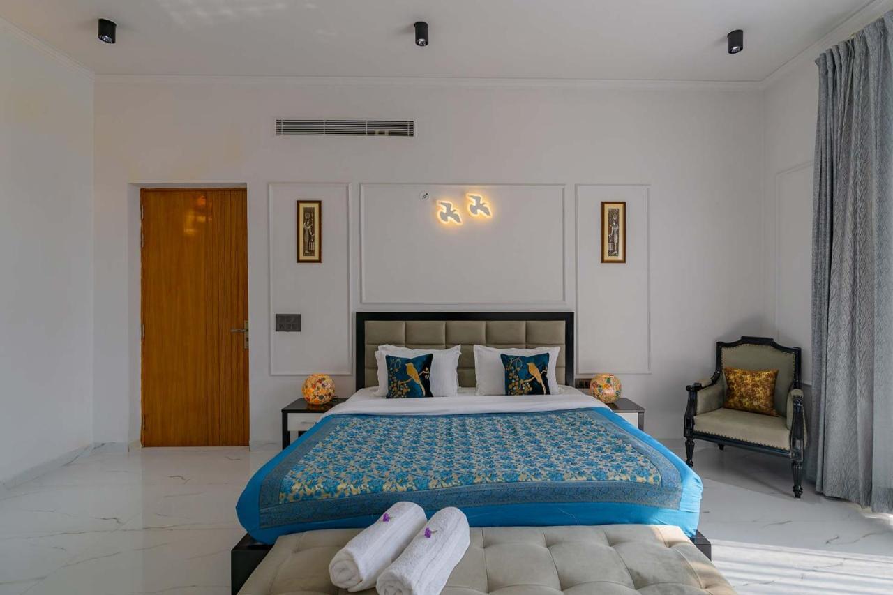 Stayvista At Le Blanc Escape W Outdoor Pool Sohna 외부 사진